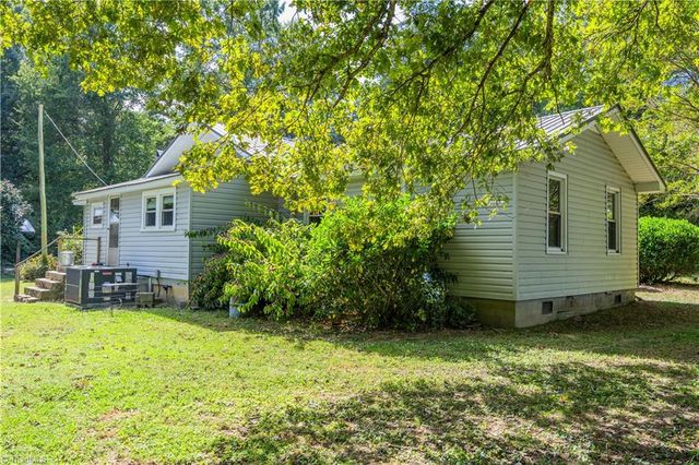 6781 Erect Road, Seagrove, NC 27341