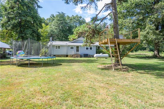 6781 Erect Road, Seagrove, NC 27341