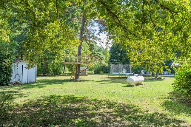 6781 Erect Road, Seagrove, NC 27341