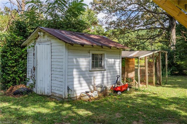 6781 Erect Road, Seagrove, NC 27341