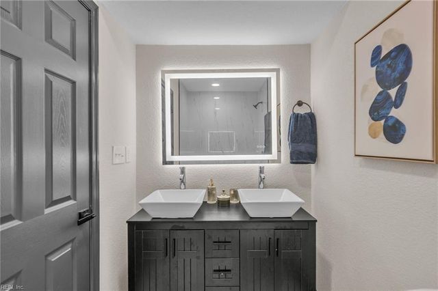 639 Pocahontas PL, Hampton, VA 23661