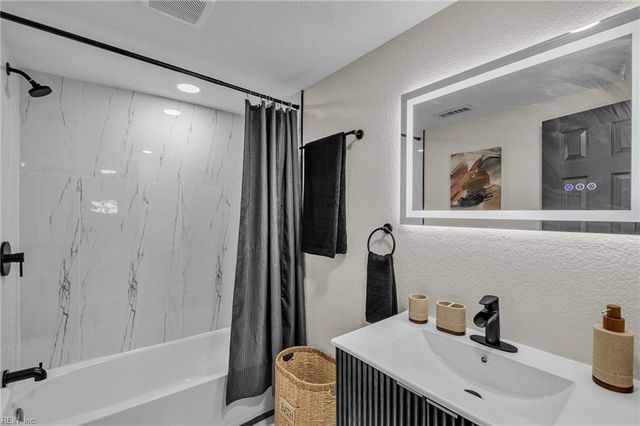 639 Pocahontas PL, Hampton, VA 23661