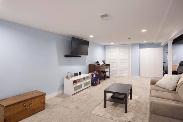 6435 Harlem Road, New Albany, OH 43054