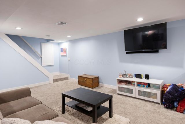 6435 Harlem Road, New Albany, OH 43054