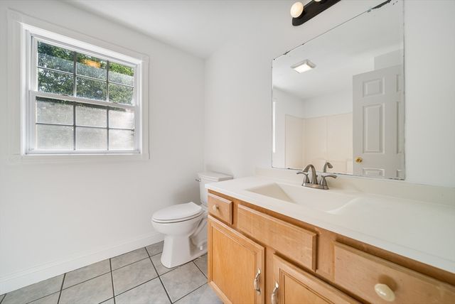 37 Jacques Rd, Tyngsborough, MA 01879