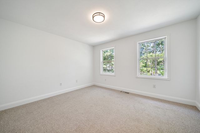 37 Jacques Rd, Tyngsborough, MA 01879