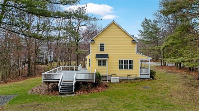 37 Jacques Rd, Tyngsborough, MA 01879