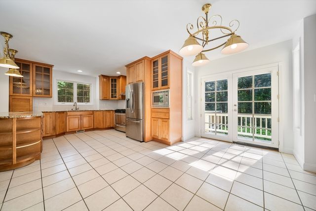 37 Jacques Rd, Tyngsborough, MA 01879