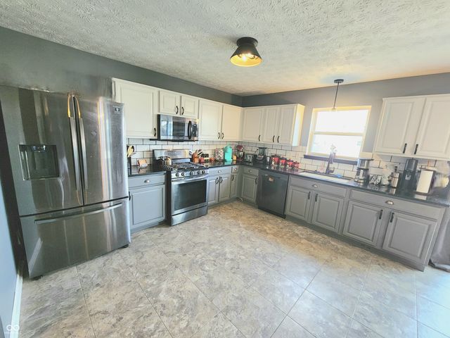 1606 Huntzinger Boulevard, Pendleton, IN 46064