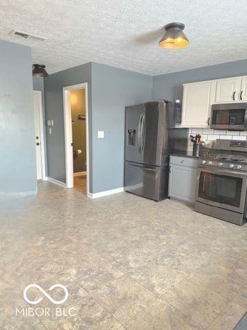 1606 Huntzinger Boulevard, Pendleton, IN 46064