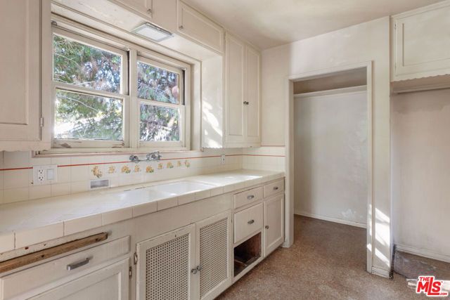 2215 Allesandro Way, Los Angeles, CA 90039