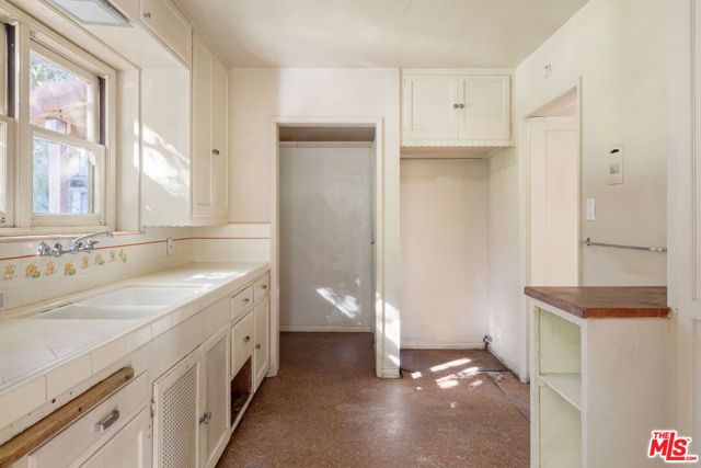 2215 Allesandro Way, Los Angeles, CA 90039