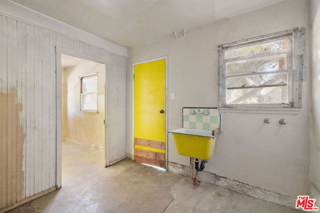 2215 Allesandro Way, Los Angeles, CA 90039