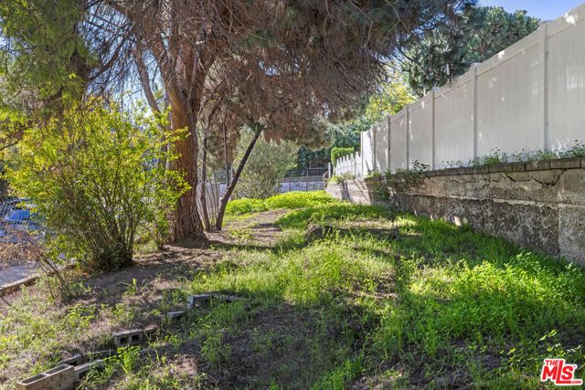 2215 Allesandro Way, Los Angeles, CA 90039