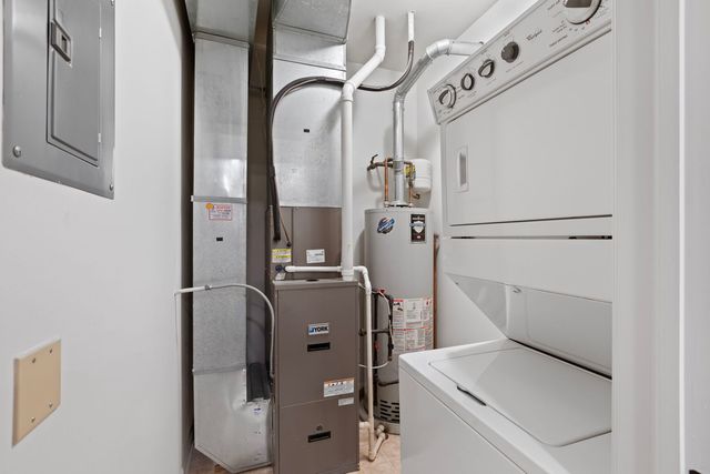 10 Ford Street 306, Geneva, IL 60134