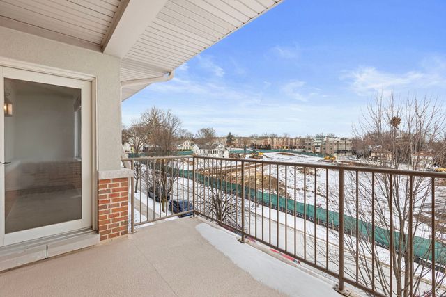 10 Ford Street 306, Geneva, IL 60134