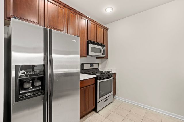 10 Ford Street 306, Geneva, IL 60134