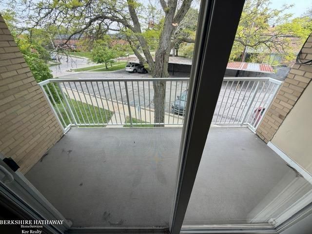 4921 Crooks Road, Royal Oak, MI 48073