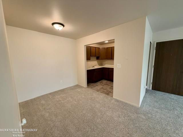4921 Crooks Road, Royal Oak, MI 48073