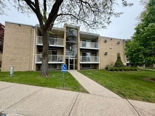 4921 Crooks Road, Royal Oak, MI 48073