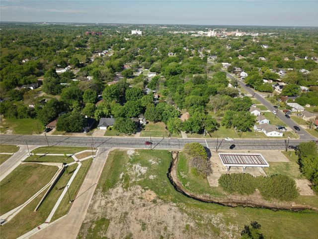 484 S Dewey Avenue, Sherman, TX 75090
