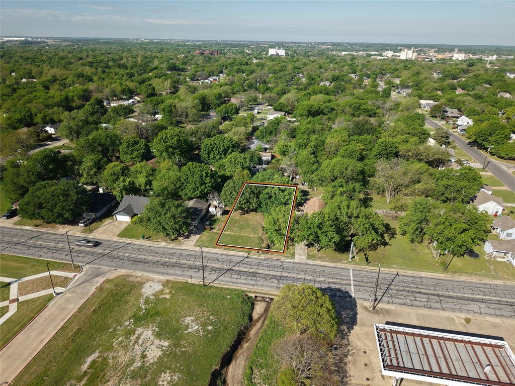 484 S Dewey Avenue, Sherman, TX 75090