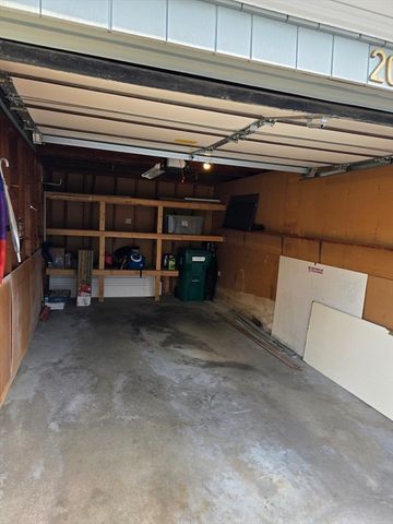 206 Greenbrook Dr 206, Stoughton, MA 02072