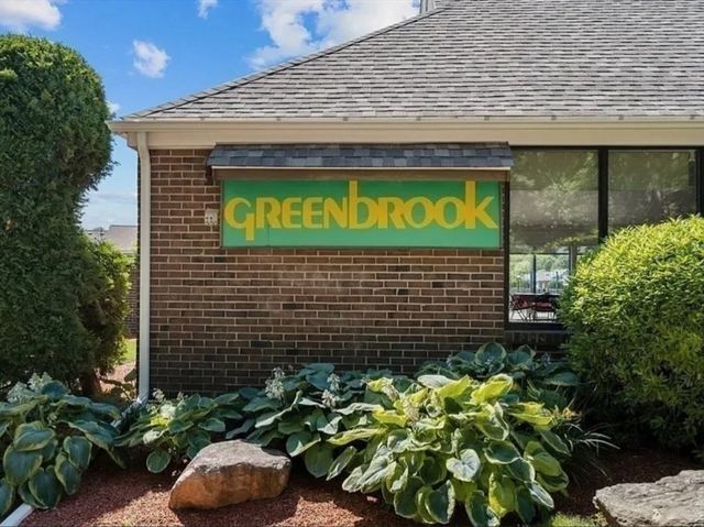 206 Greenbrook Dr 206, Stoughton, MA 02072