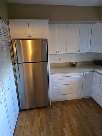 206 Greenbrook Dr 206, Stoughton, MA 02072