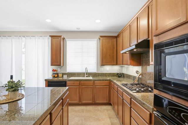 1143 Barnhill Ln, Lincoln, CA 95648