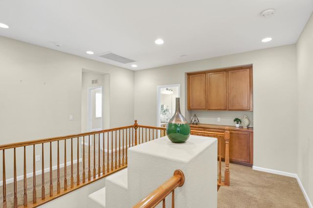 1143 Barnhill Ln, Lincoln, CA 95648