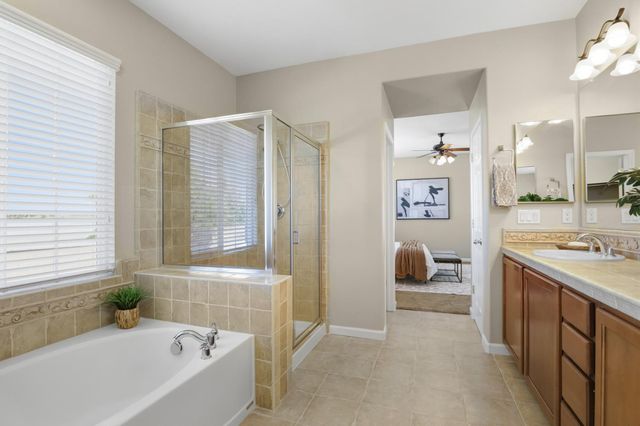 1143 Barnhill Ln, Lincoln, CA 95648