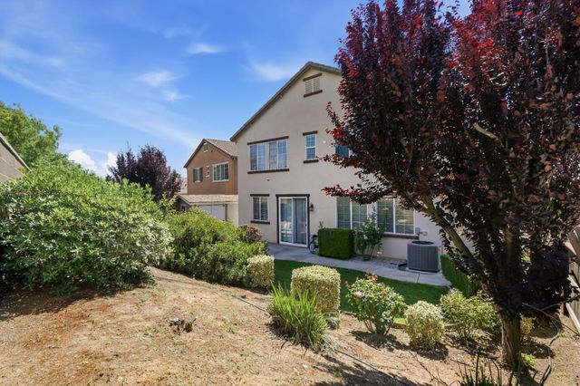 1143 Barnhill Ln, Lincoln, CA 95648