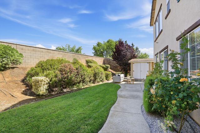 1143 Barnhill Ln, Lincoln, CA 95648