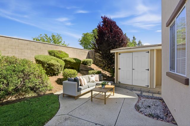 1143 Barnhill Ln, Lincoln, CA 95648