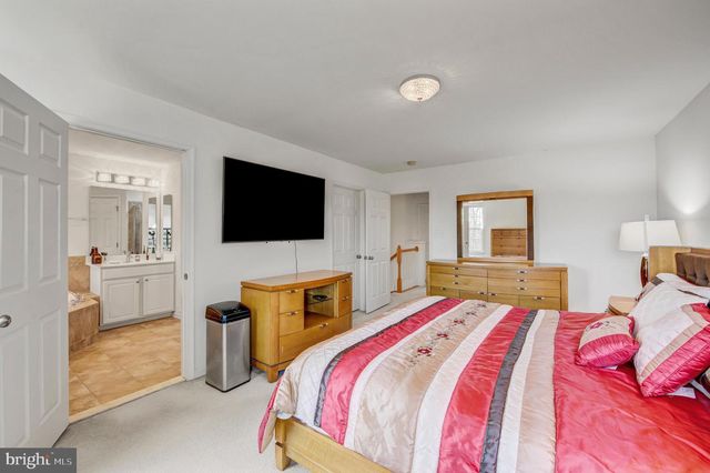 522 BOXWOOD LN, Woodbury, NJ 08096