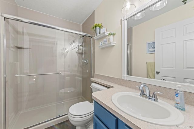 5579 Elmhurst Drive 167, Trenton, MI 48183