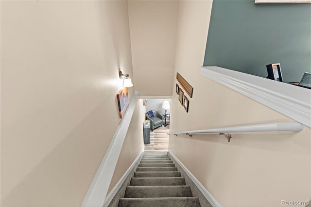 5579 Elmhurst Drive 167, Trenton, MI 48183