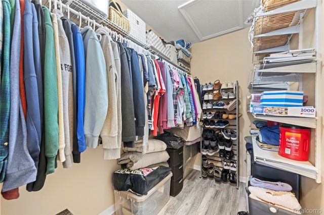 5579 Elmhurst Drive 167, Trenton, MI 48183