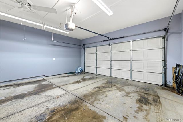 5579 Elmhurst Drive 167, Trenton, MI 48183