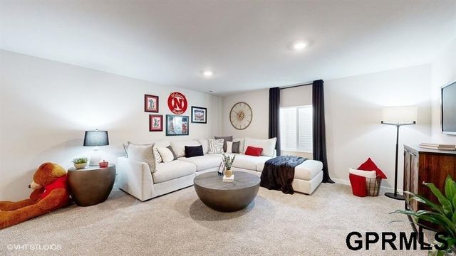 11462 Stony Point Drive, Papillion, NE 68046