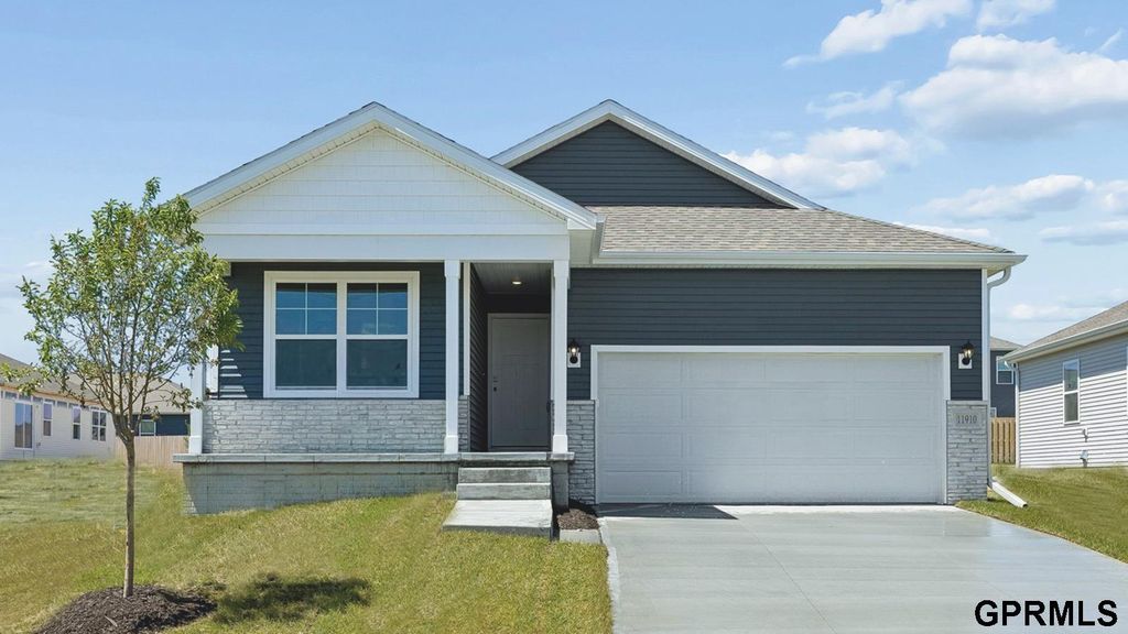 11462 Stony Point Drive, Papillion, NE 68046