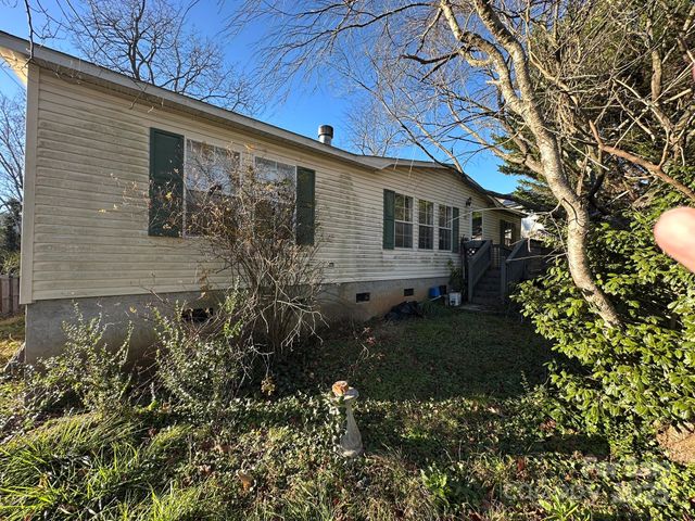 120 N Bear Creek Road, Asheville, NC 28806