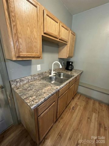 120 N Bear Creek Road, Asheville, NC 28806