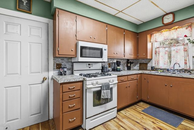 381 Park St, New Bedford, MA 02740
