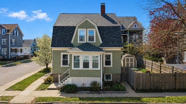 381 Park St, New Bedford, MA 02740