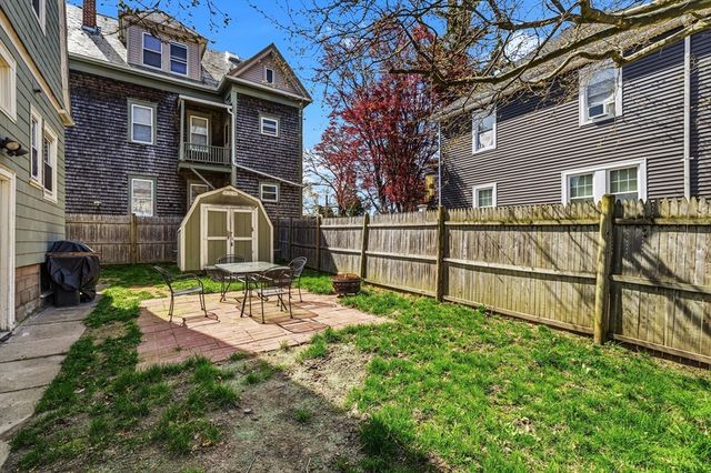 381 Park St, New Bedford, MA 02740