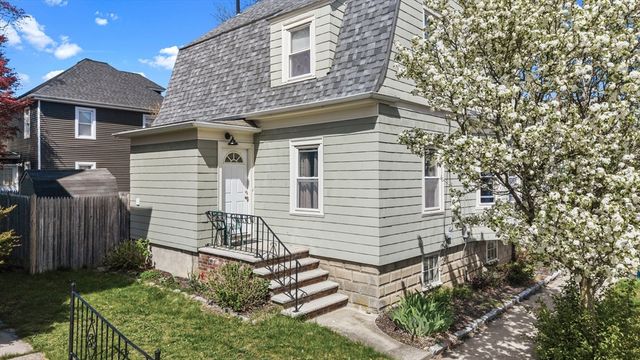 381 Park St, New Bedford, MA 02740