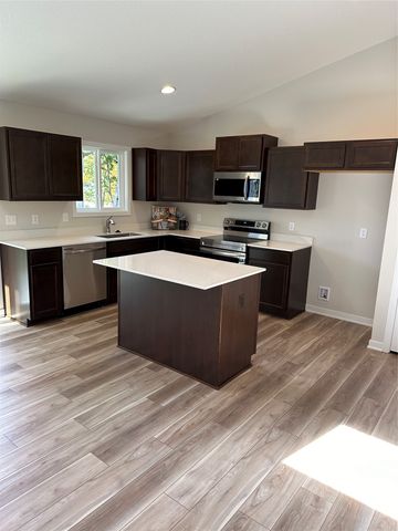 405 NE 43 Avenue, Des Moines, IA 50313