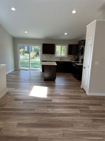 405 NE 43 Avenue, Des Moines, IA 50313